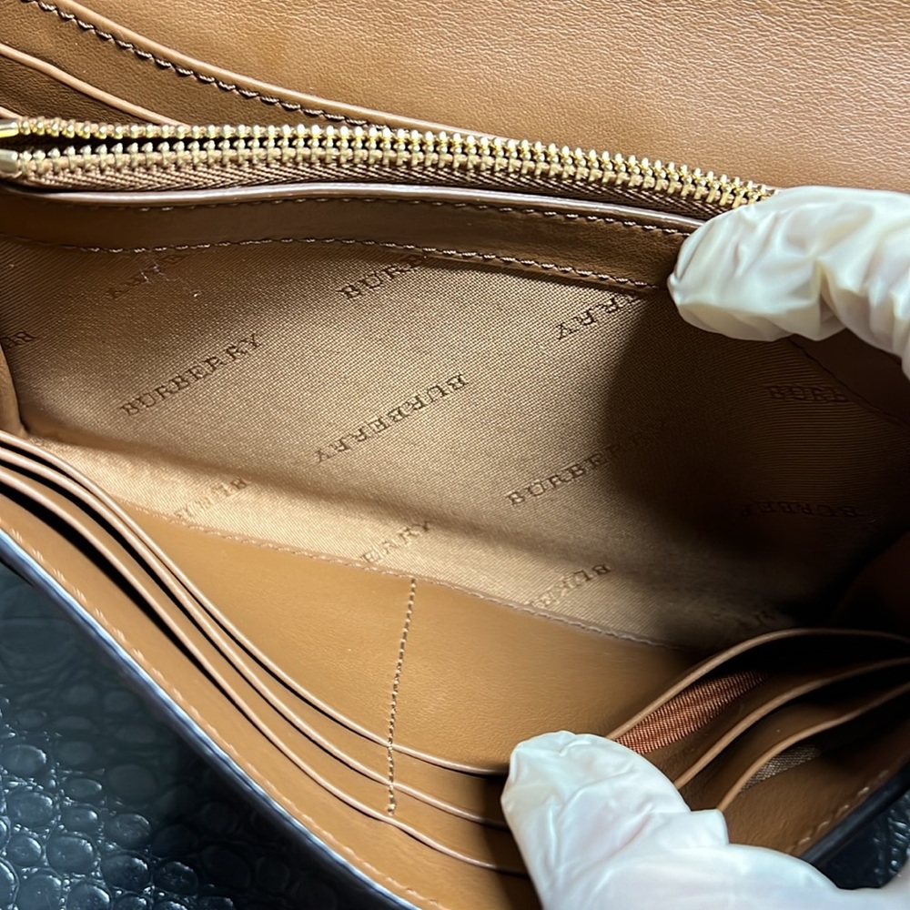 Burberry Wallet (Authentic) - Picture 7 of 15
